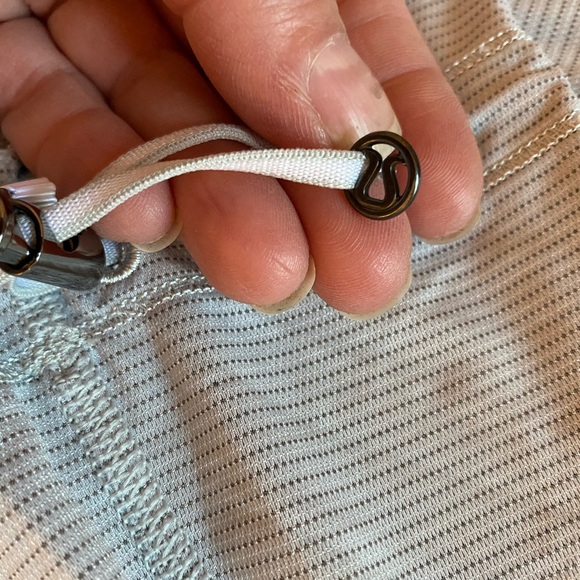 Lululemon gray stripe and white tank top size 6 - Picture 3 of 6